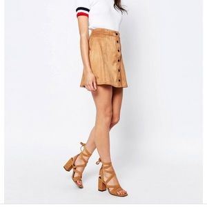 NEW w/o tags Button front faux suede mini skirt